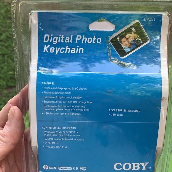 Coby Digital Photo Keychain - Picture 2 of 2